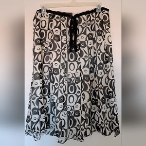 100% Silk Skirt. Sz 18